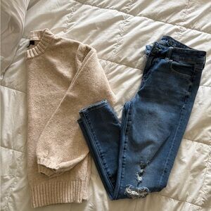 Jcrew sweater and American Eagle jeggings outfit. Like new.Small/4 short